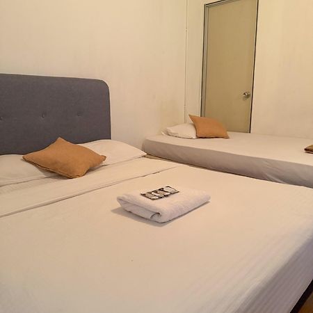 Tonight Hotel George Town Bagian luar foto