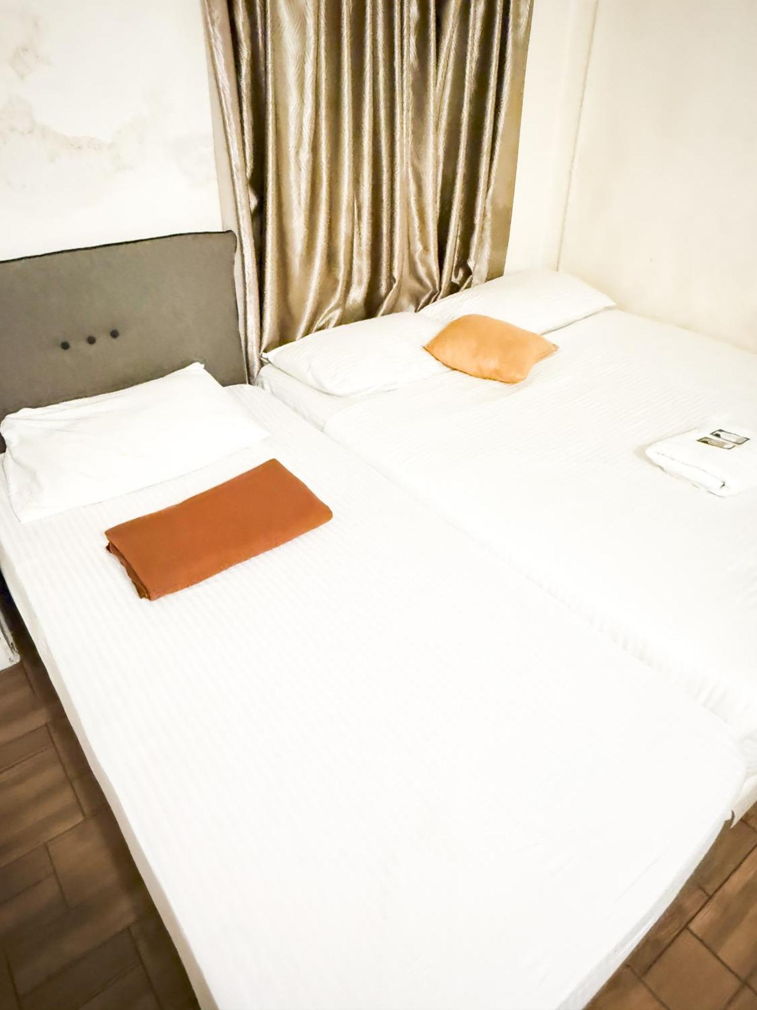 Tonight Hotel George Town Bagian luar foto
